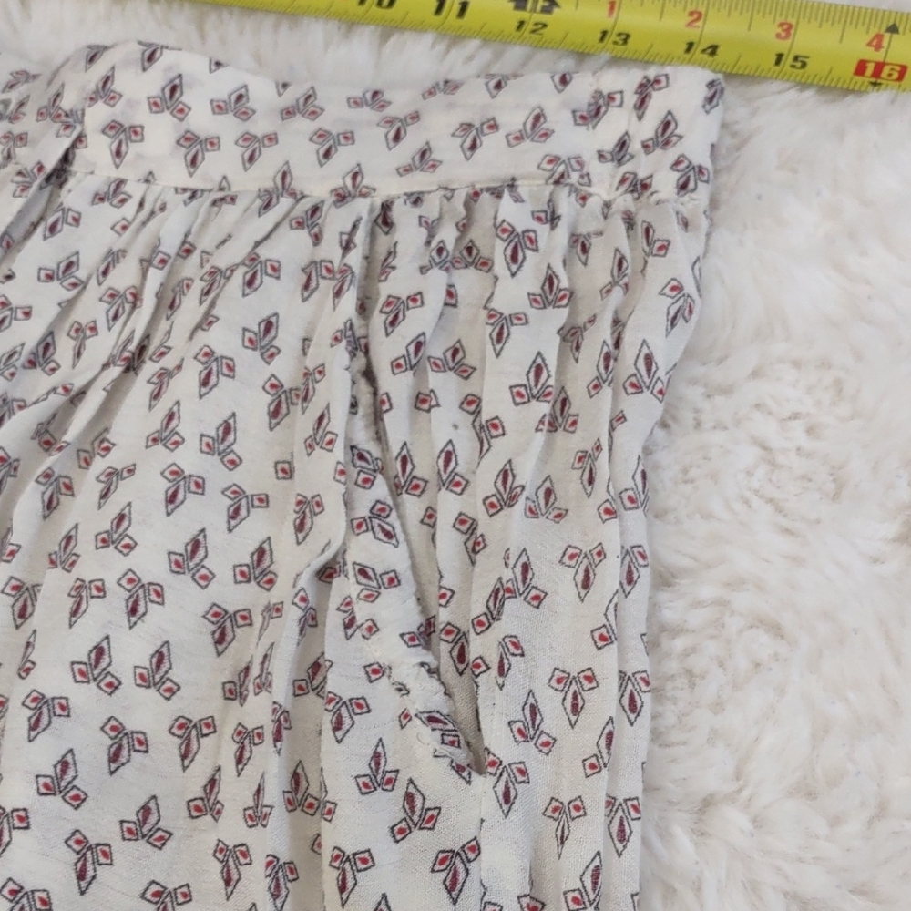 ZARA TRAFALUC Patterned Cream Skirt with Black and Red Accents - Picture 12 of 17